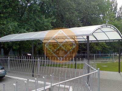 Арочный навес из поликарбоната монолитного для авто