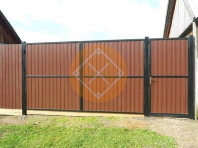 Ворота из профнастила с распашными створками
